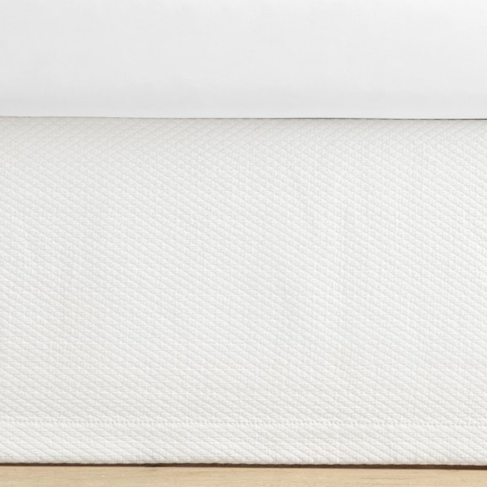 Pottery Barn Kids Crib Skirt Diamond Mattelasse